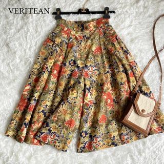 【美品♡】　VERITEAN　日本製フラワー柄リラックスパンツ　花柄スカーチョ(ハーフパンツ)