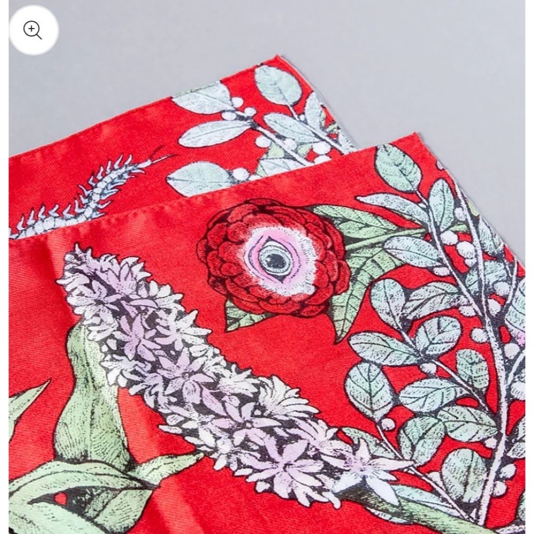 ヒグチユウコ(ヒグチユウコ)のヒグチユウコ ストール 赤の花柄 レディースのファッション小物(バンダナ/スカーフ)の商品写真