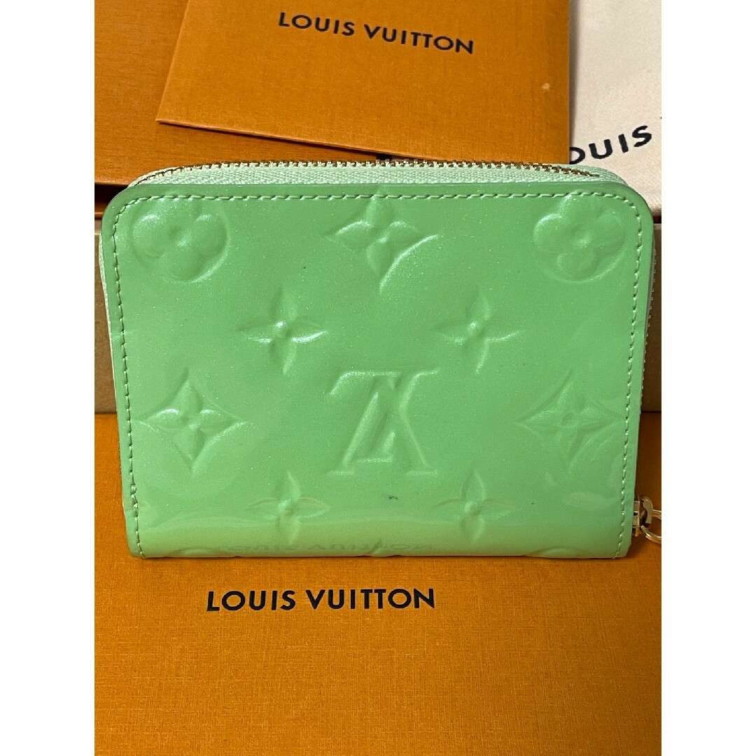 LOUIS VUITTON(ルイヴィトン)のLOUISVUITTO ルイヴィトン 財布 2023 バレンタイン コインパース レディースのファッション小物(財布)の商品写真