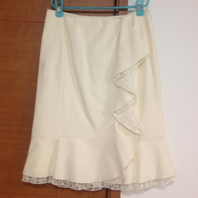 PRIVATE LABEL(プライベートレーベル)のPrivate Label☆白スカート レディースのスカート(ひざ丈スカート)の商品写真