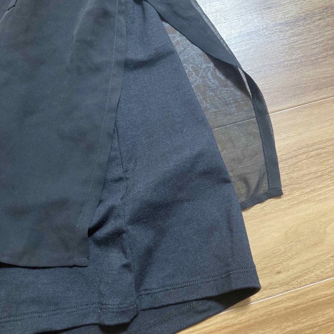 GU(ジーユー)のカットソー　ブラウス　ブラック レディースのトップス(シャツ/ブラウス(半袖/袖なし))の商品写真