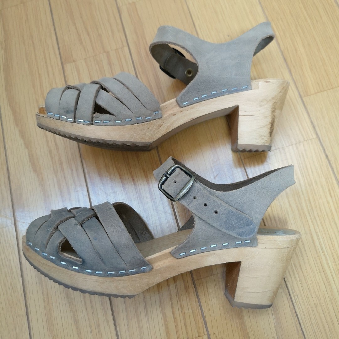 MOHEDA TOFFELN(モヘダトフェール)のMOHEDATOFFELN モヘダトフェール サンダル レザー 35 グレージュ レディースの靴/シューズ(サンダル)の商品写真