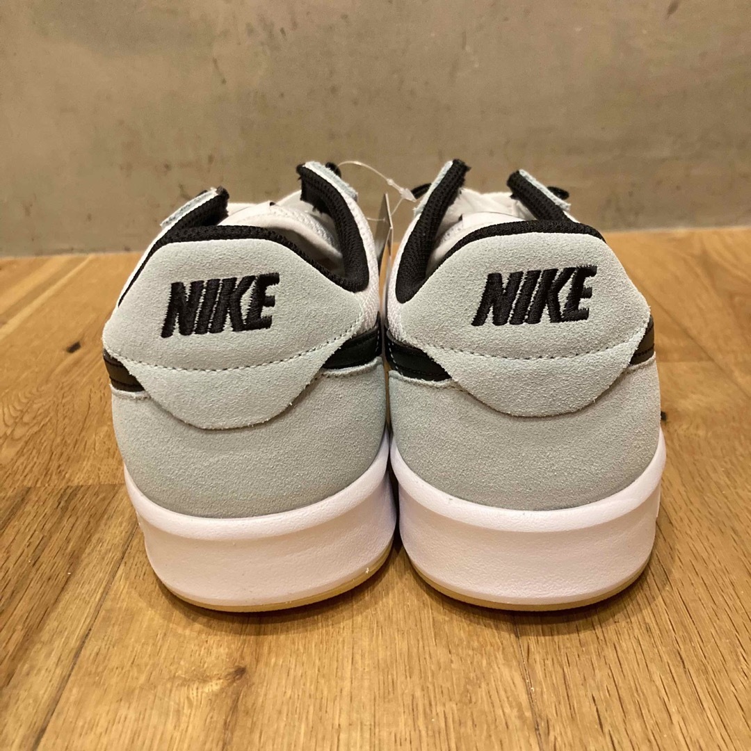 新品送料込み　ナイキ　NIKE ADVERSARY 28cm