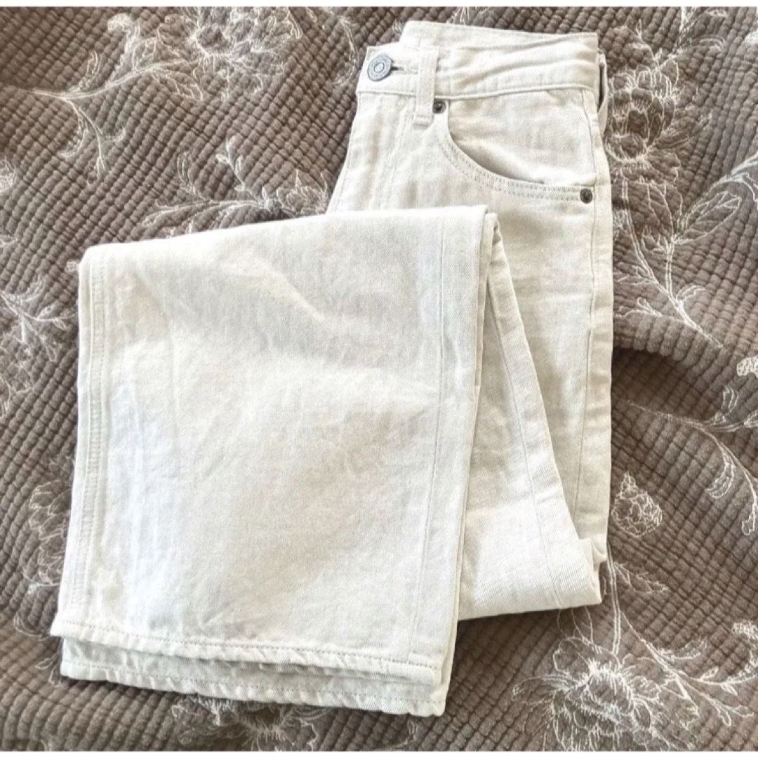 moussy(マウジー)の未使用　COTTON LINEN WIDE STRAIGHT   23 レディースのパンツ(デニム/ジーンズ)の商品写真