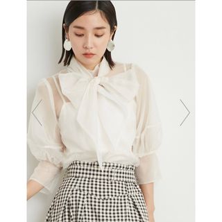 lilybrown オーガンザボリュームフレアボウタイブラウス