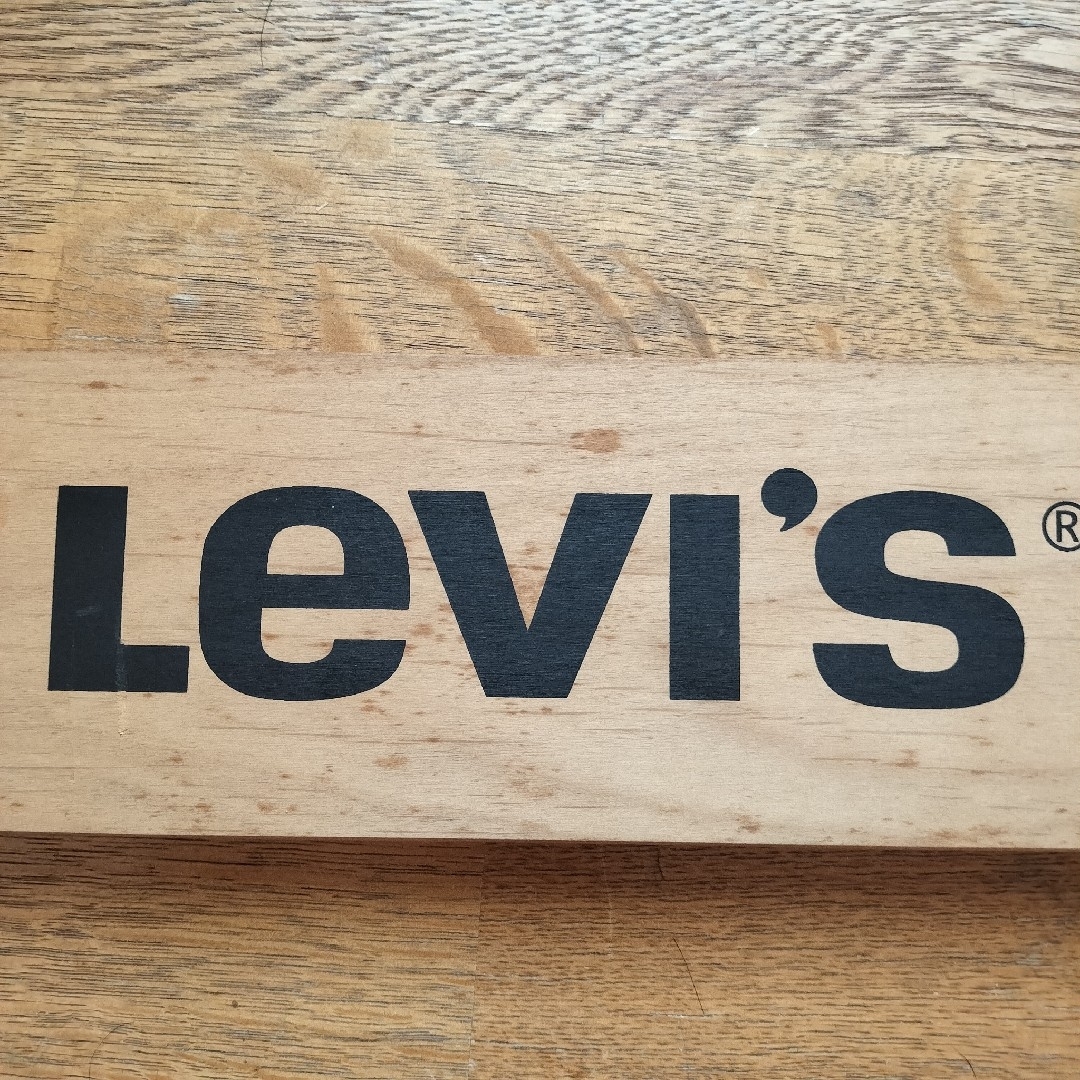 Levi's - 【非売品】Levi's リーバイス ディスプレイ用 木製看板 Levi's - 【非売品】Levi's リーバイス ディスプレイ用 木製看板