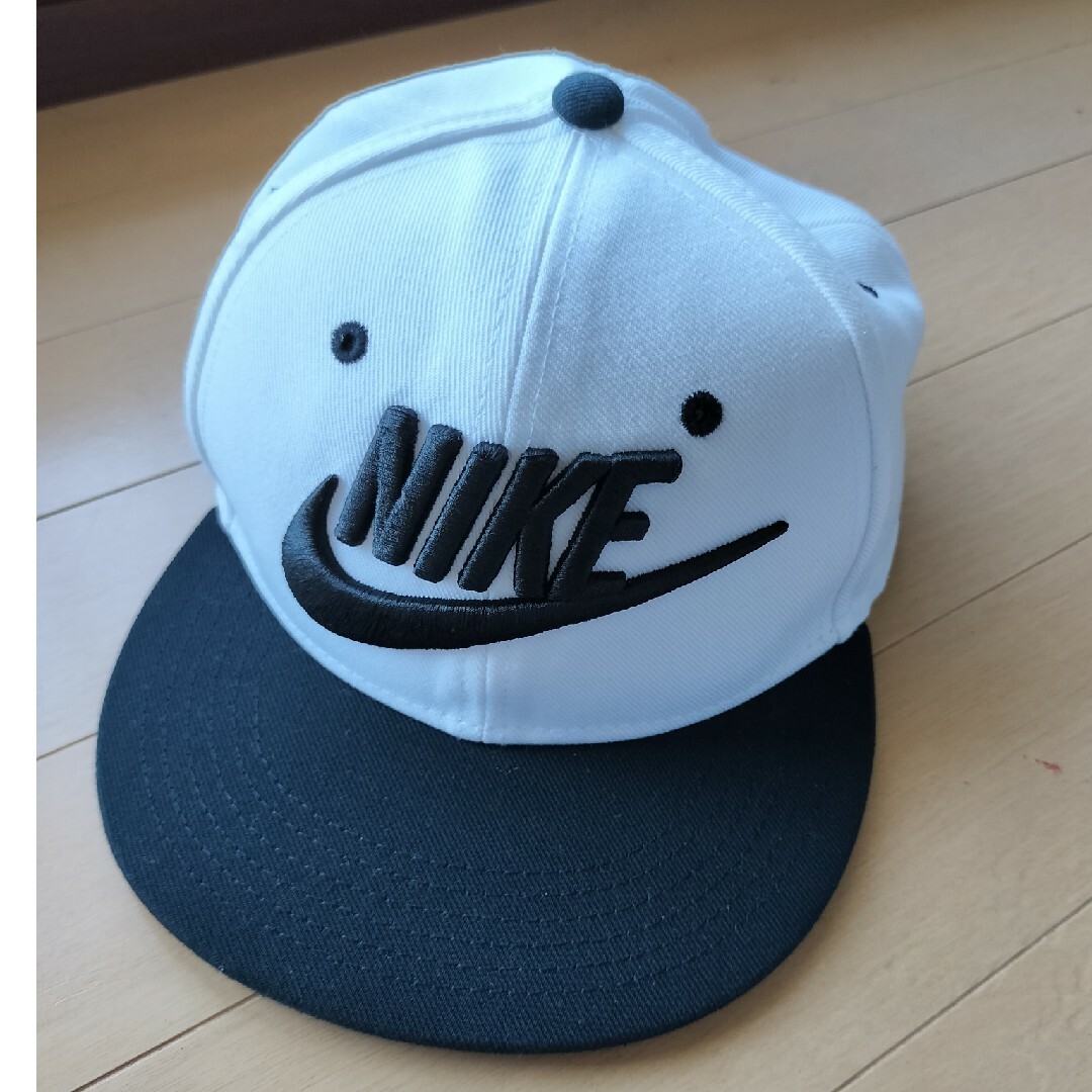 NIKE(ナイキ)の美品NIKEキャップ キッズ/ベビー/マタニティのこども用ファッション小物(帽子)の商品写真