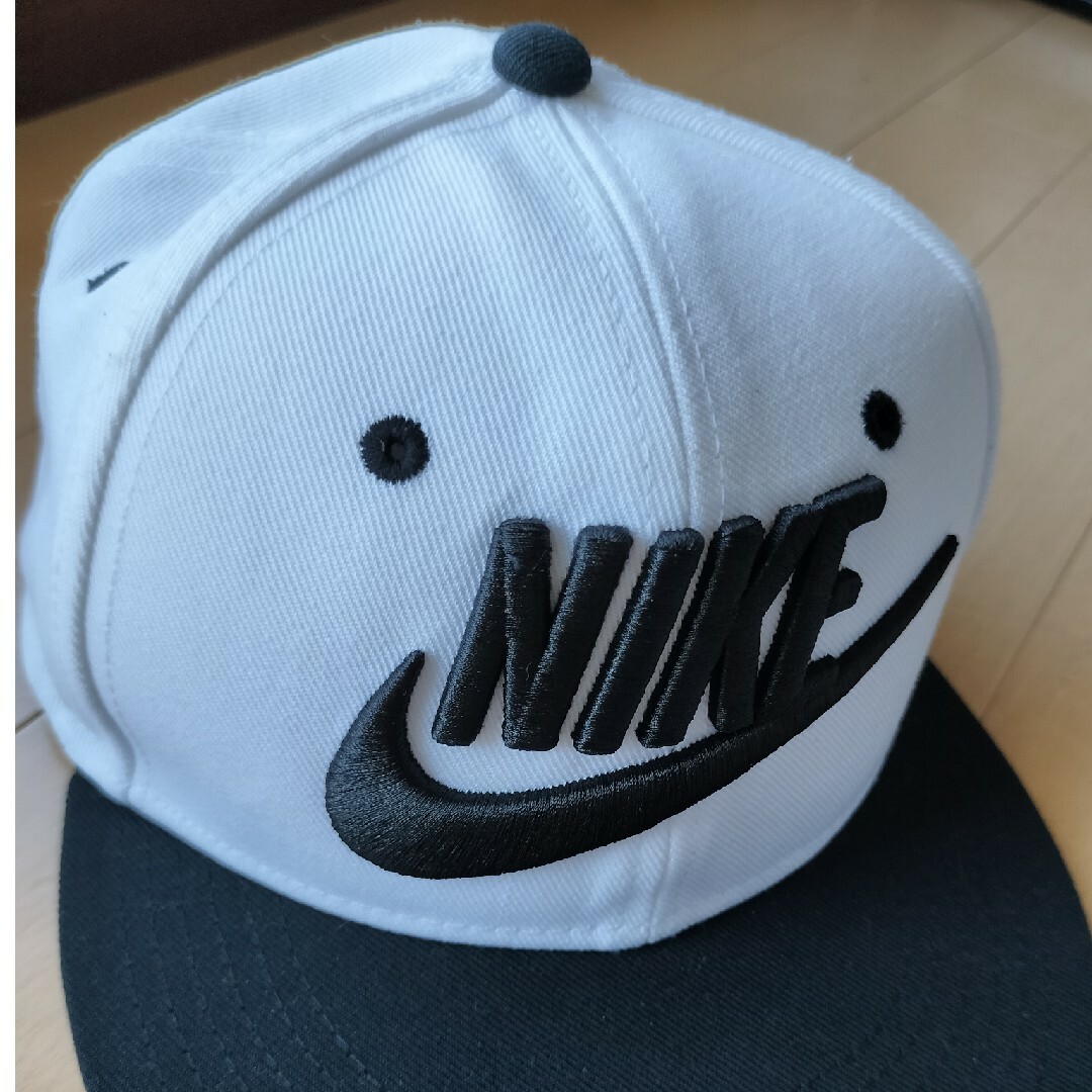 NIKE(ナイキ)の美品NIKEキャップ キッズ/ベビー/マタニティのこども用ファッション小物(帽子)の商品写真