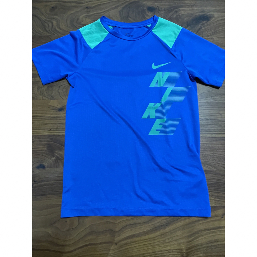 NIKE(ナイキ)のNIKE Tシャツ キッズ/ベビー/マタニティのキッズ服男の子用(90cm~)(Tシャツ/カットソー)の商品写真