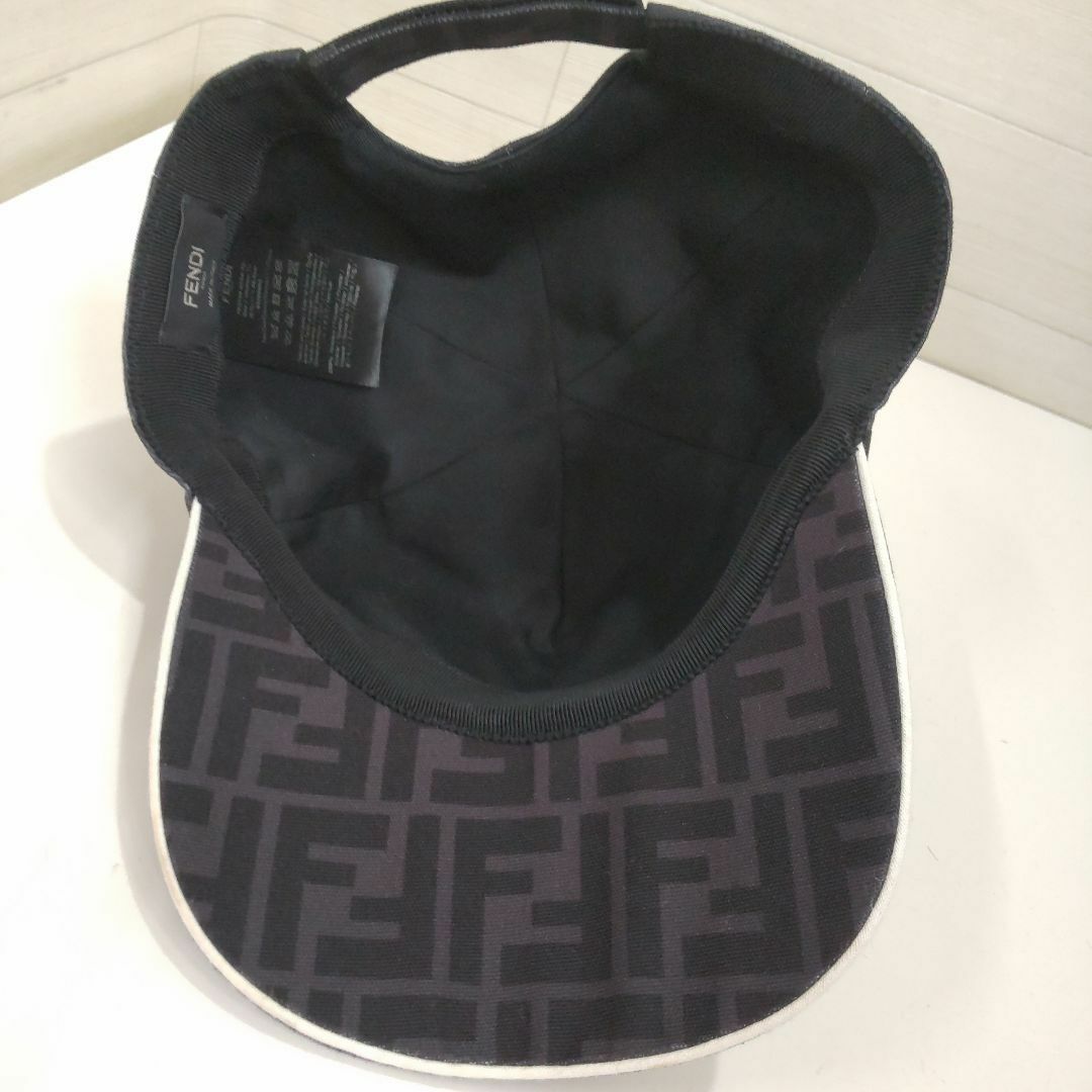 FENDI(フェンディ)の正規品鑑定済　超美品　フェンディ　ズッカ柄　キャップ　RJ91 レディースの帽子(キャップ)の商品写真