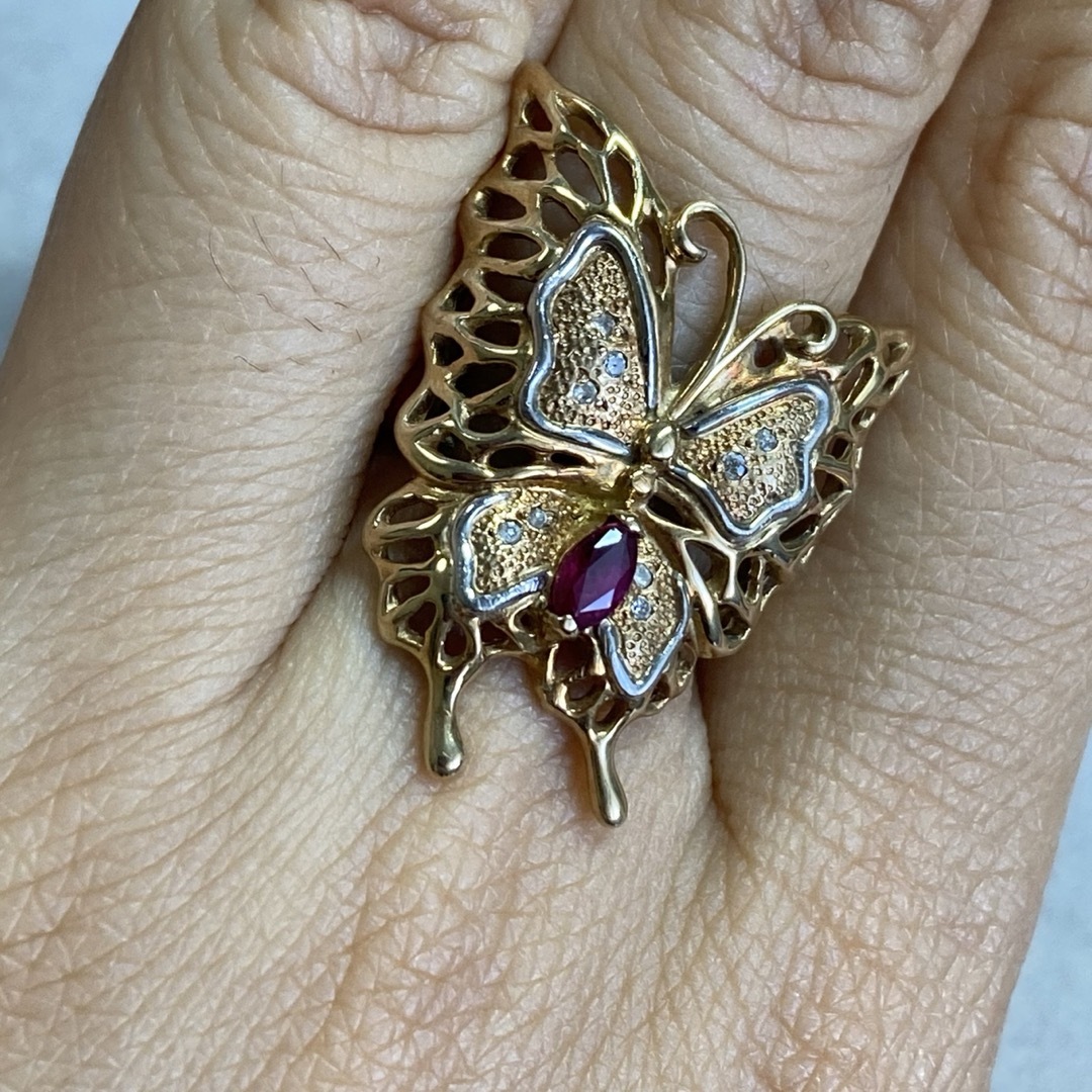 トクトクジュエリー　幸せを呼ぶ　蝶モチーフ　１８金　リング　ピンクダイヤモンド