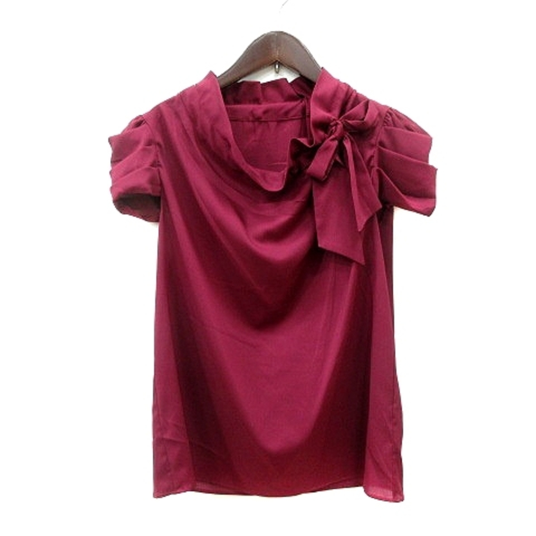 STRAWBERRY-FIELDS(ストロベリーフィールズ)のストロベリーフィールズ ブラウス ハイネック 半袖 リボン 赤紫 ワインレッド レディースのトップス(シャツ/ブラウス(半袖/袖なし))の商品写真