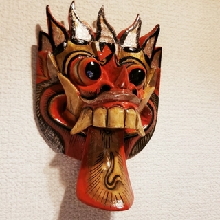 バロン 木彫り マスク お面 バリ 壁掛け アジアン 新品 未使用 ハンドメイド(置物)