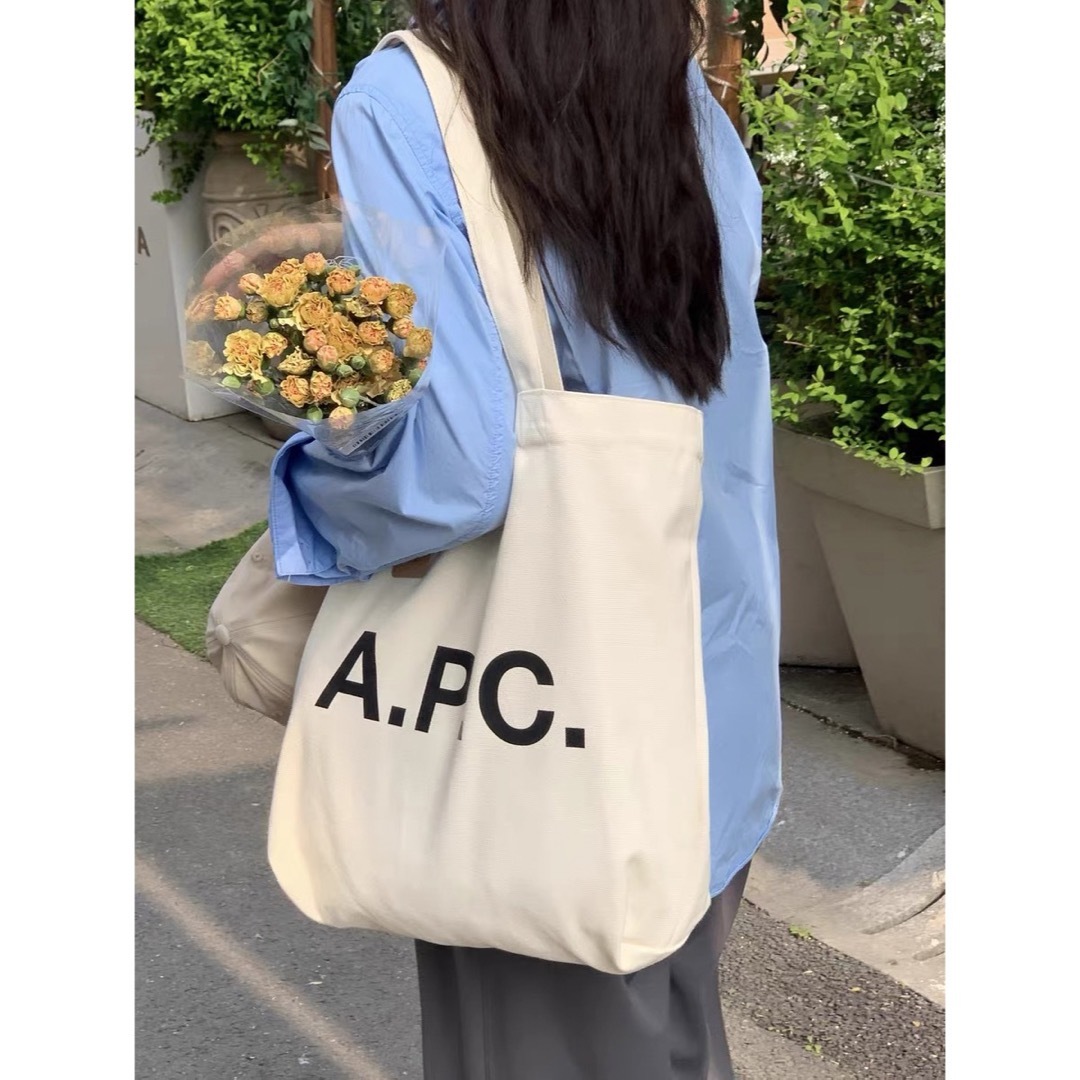 A.P.C - 【専用】A.P.Cトートバッグの通販 by nana|アーペーセーなら