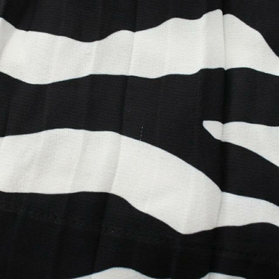 N°21(ヌメロヴェントゥーノ)の プリーツ スカート 総柄 ブラック ホワイト レディースのスカート(その他)の商品写真