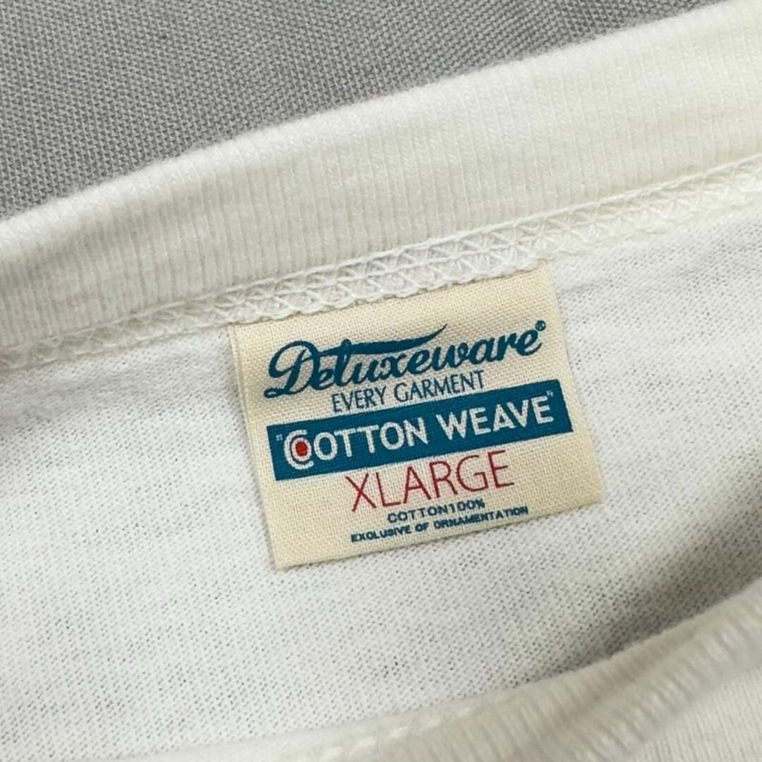 DELUXEWARE(デラックスウエア)のDELUXE WARE デラックスウエア ロゴ Tシャツ XLサイズ 白 メンズのトップス(Tシャツ/カットソー(半袖/袖なし))の商品写真
