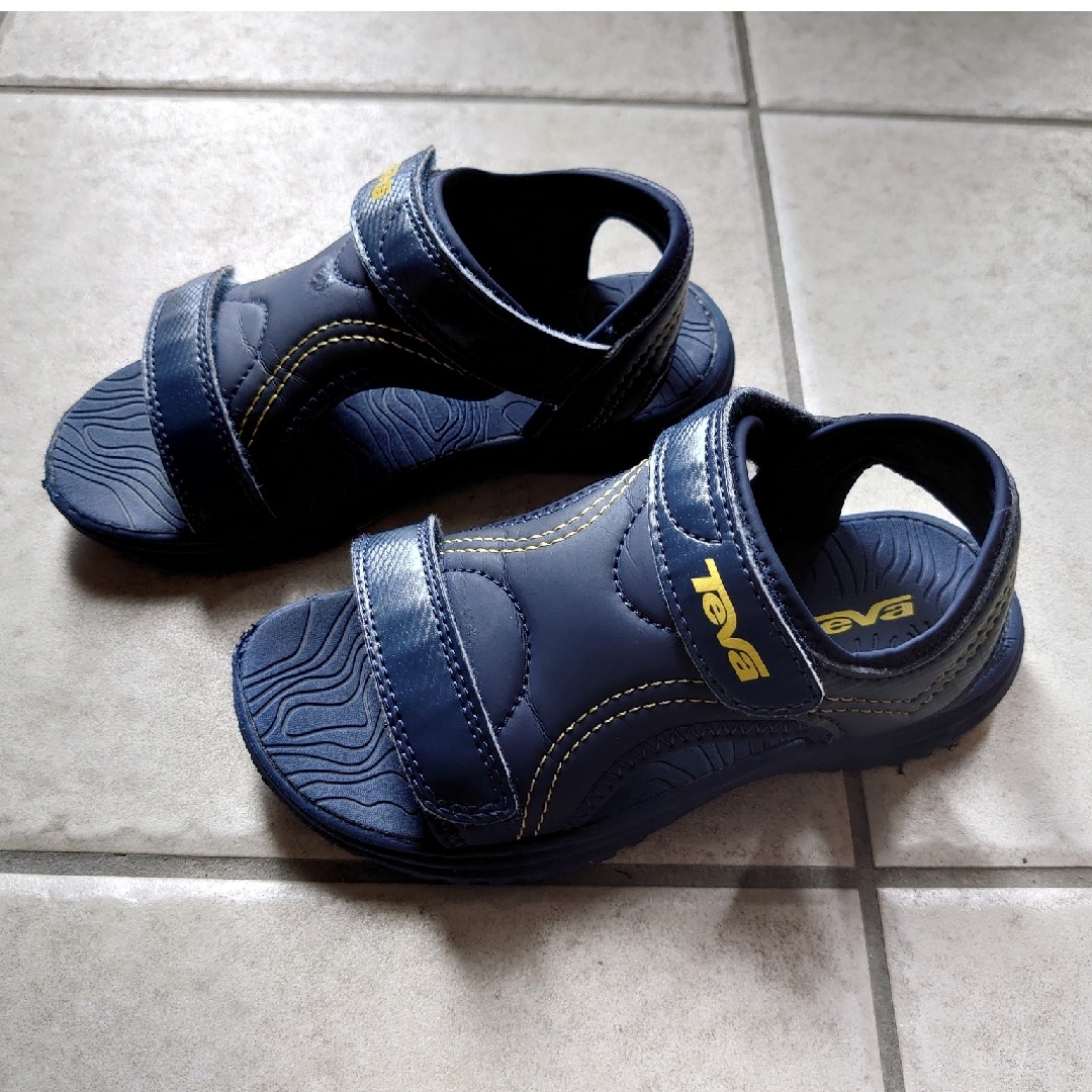 Teva(テバ)のteva サンダル キッズ 18cm キッズ/ベビー/マタニティのキッズ靴/シューズ(15cm~)(サンダル)の商品写真