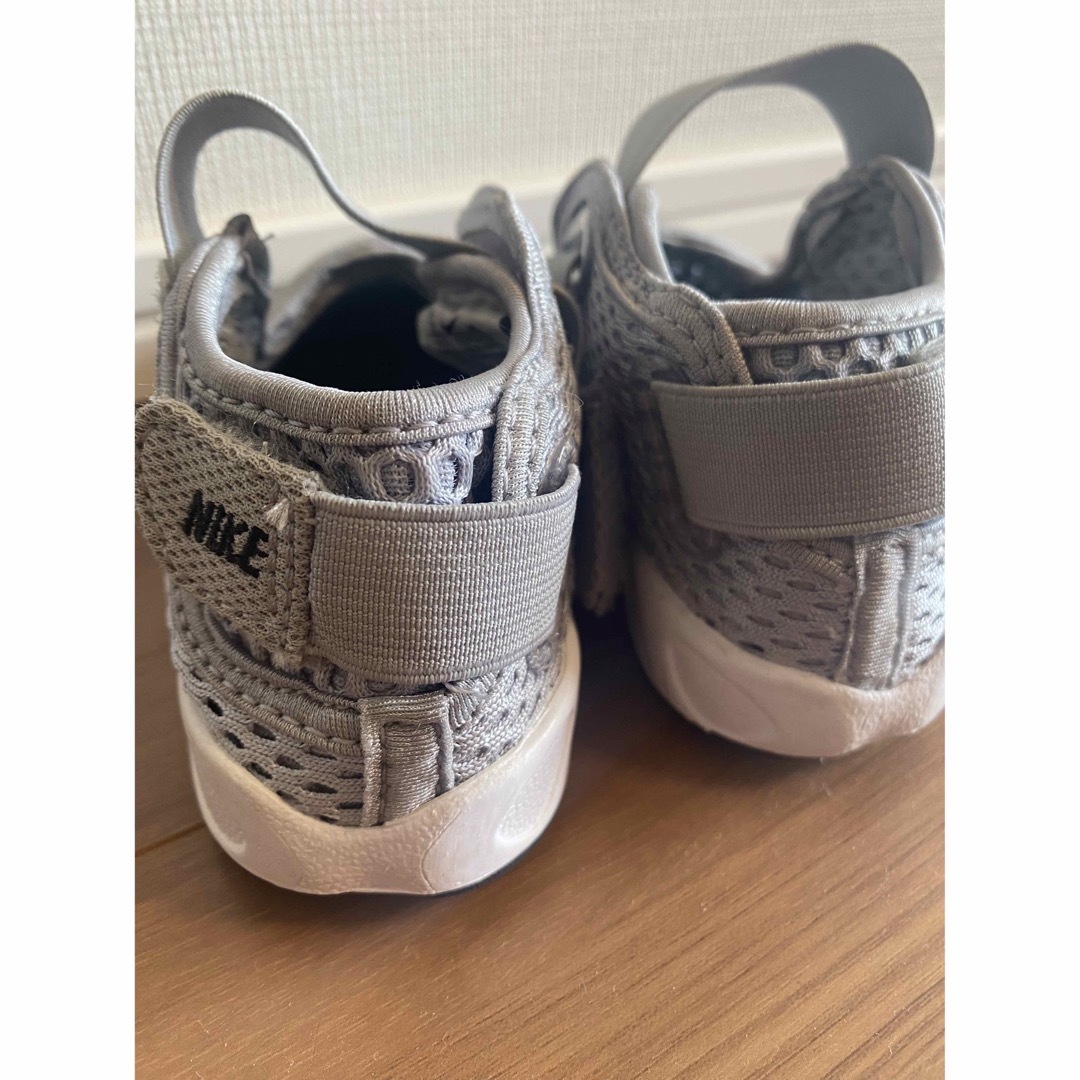 NIKE(ナイキ)のNIKE リトルリフト　グレー　サンダル　 キッズ/ベビー/マタニティのベビー靴/シューズ(~14cm)(サンダル)の商品写真