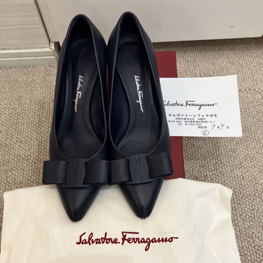 Ferragamo(フェラガモ)のなお様専用Salvatore Ferragamo VIVA  レディースの靴/シューズ(ハイヒール/パンプス)の商品写真