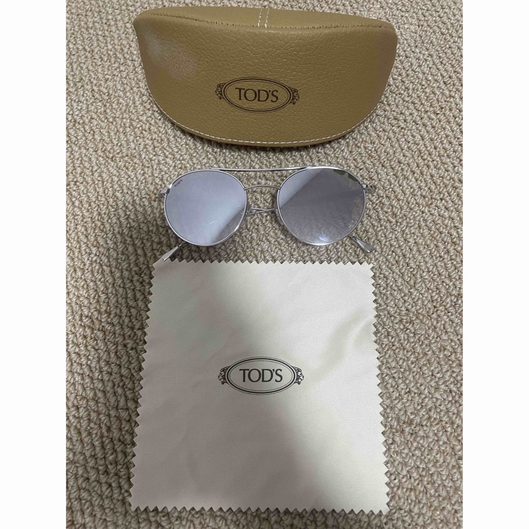 TOD'S(トッズ)のTod’s トッズ　サングラス　美品 メンズのファッション小物(サングラス/メガネ)の商品写真