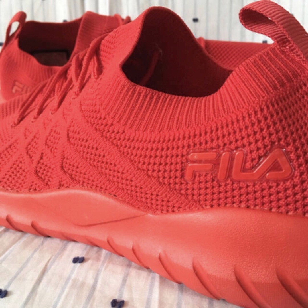 FILA(フィラ)のFILAフィラ海外限定メッシュスリップソックスニーカーUS8 １点物 メンズの靴/シューズ(スニーカー)の商品写真