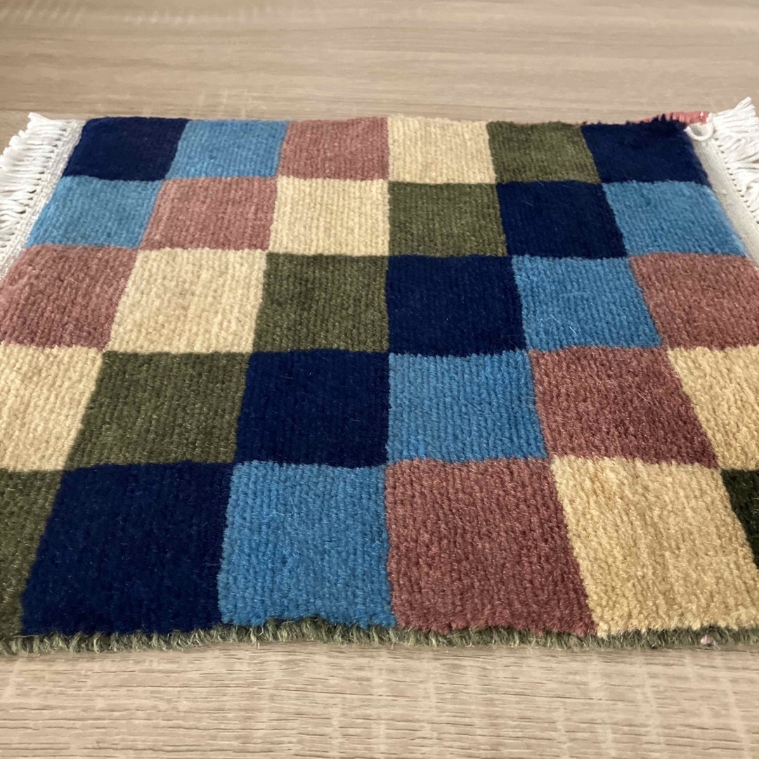 パキスタンラグ　手織り絨毯　ミニラグ　30cmx33cm 3