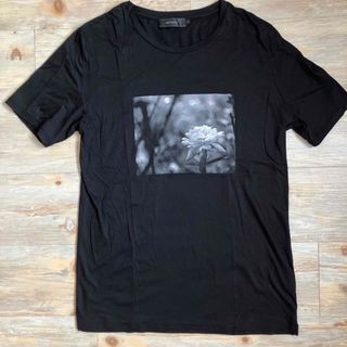 アルティザン(ARTISAN)のアルチザン　ファイブフォックス　半袖Tシャツ　ブラック黒　フラワー花転写プリント(Tシャツ/カットソー(半袖/袖なし))