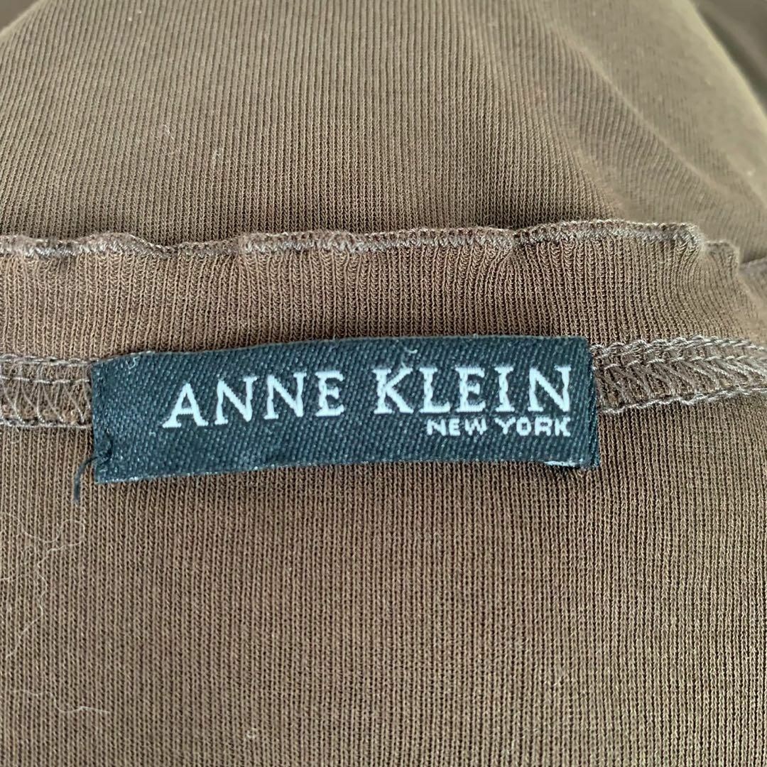 ANNE KLEIN(アンクライン)のANNE KLEIN アンクライン　フリルトップス　日本製　Lサイズ　ブラウン レディースのトップス(Tシャツ(半袖/袖なし))の商品写真