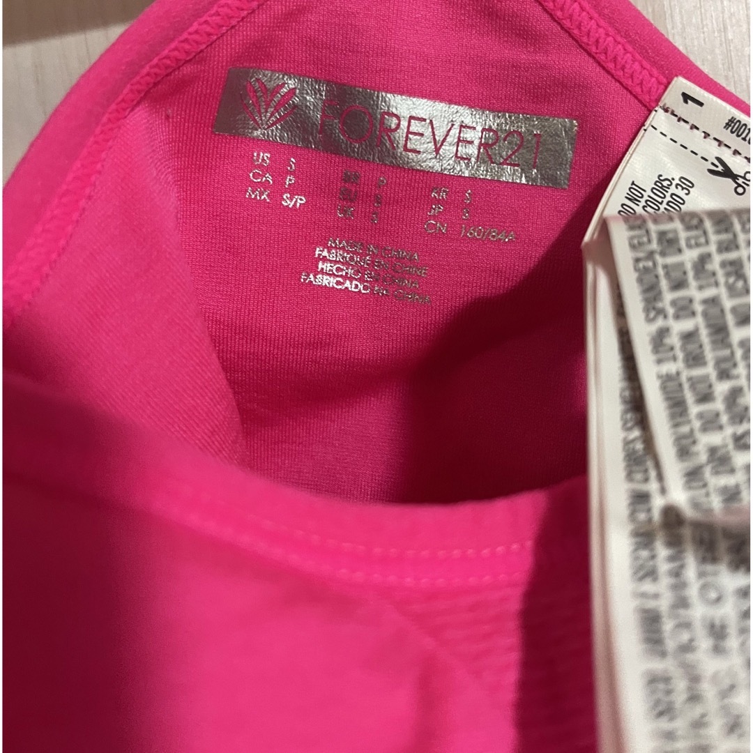 FOREVER 21(フォーエバートゥエンティーワン)のFOREVER 21 フォーエバー トゥエンティワン　トレーニングウェア スポーツ/アウトドアのトレーニング/エクササイズ(ヨガ)の商品写真