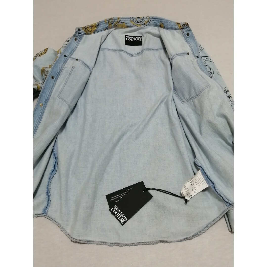 VERSACE(ヴェルサーチ)の新品・メンズ【Versace Jeans Couture】デニム　バロック柄 メンズのトップス(シャツ)の商品写真