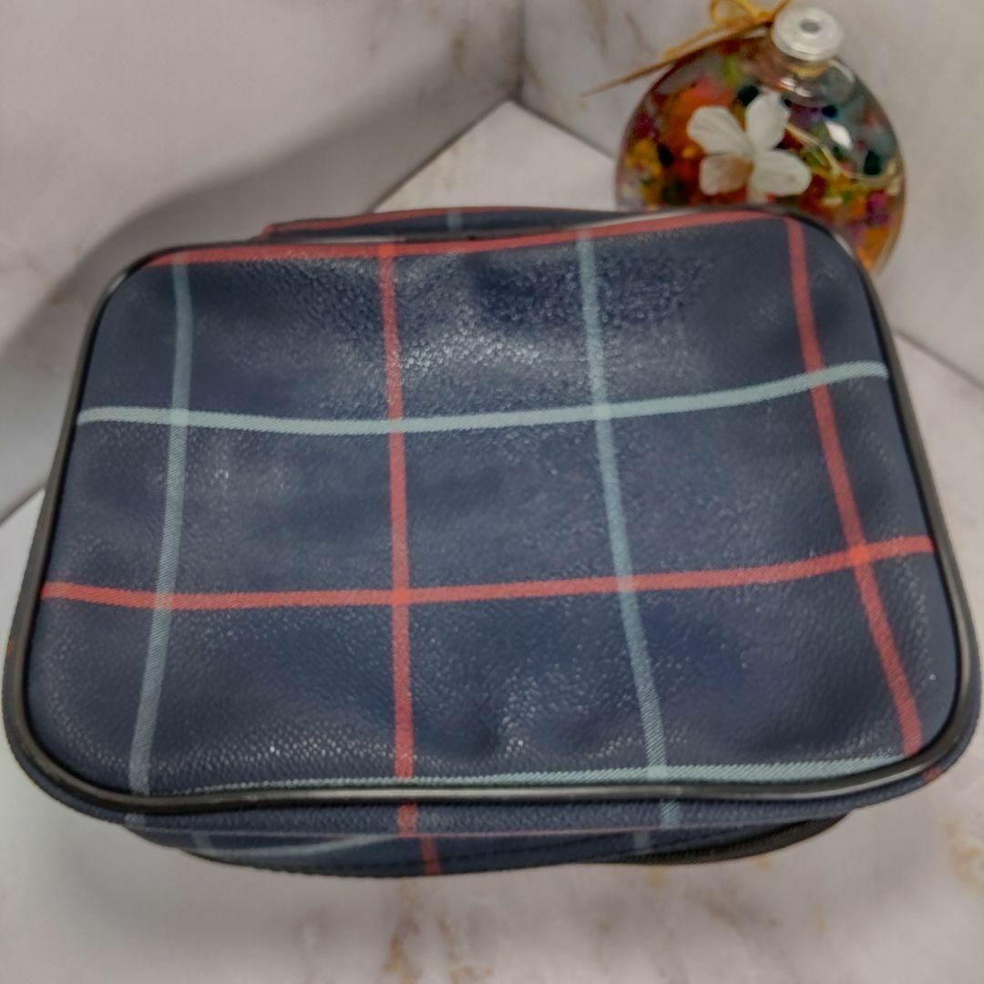 BURBERRY(バーバリー)のBURBERRY バニティ型 ランチバッグ バーバリー 濃紺 レディースのバッグ(その他)の商品写真