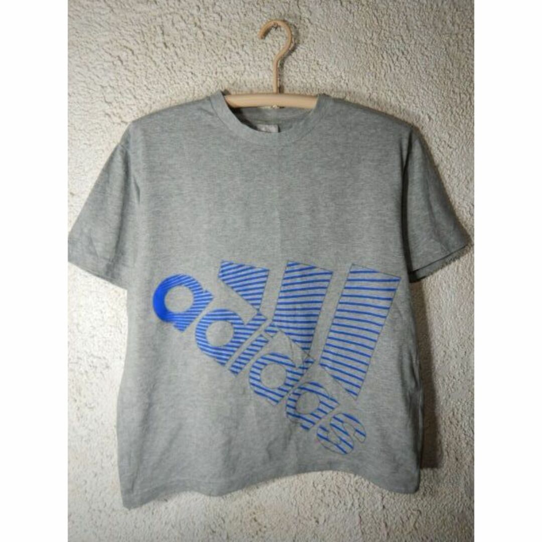 adidas(アディダス)のo6822　adidas　アディダス　日本製　半袖　tシャツ　ロゴ　デザイン レディースのトップス(Tシャツ(半袖/袖なし))の商品写真