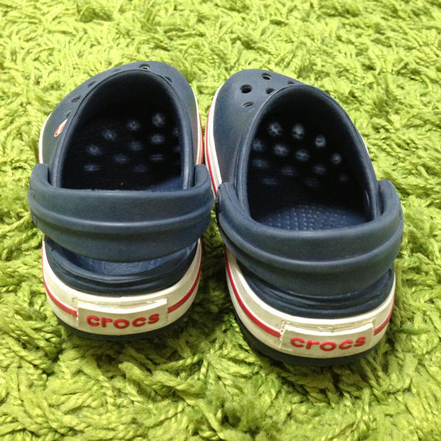 crocs(クロックス)のcrocs ベビー用 ネイビー キッズ/ベビー/マタニティのベビー靴/シューズ(~14cm)(その他)の商品写真