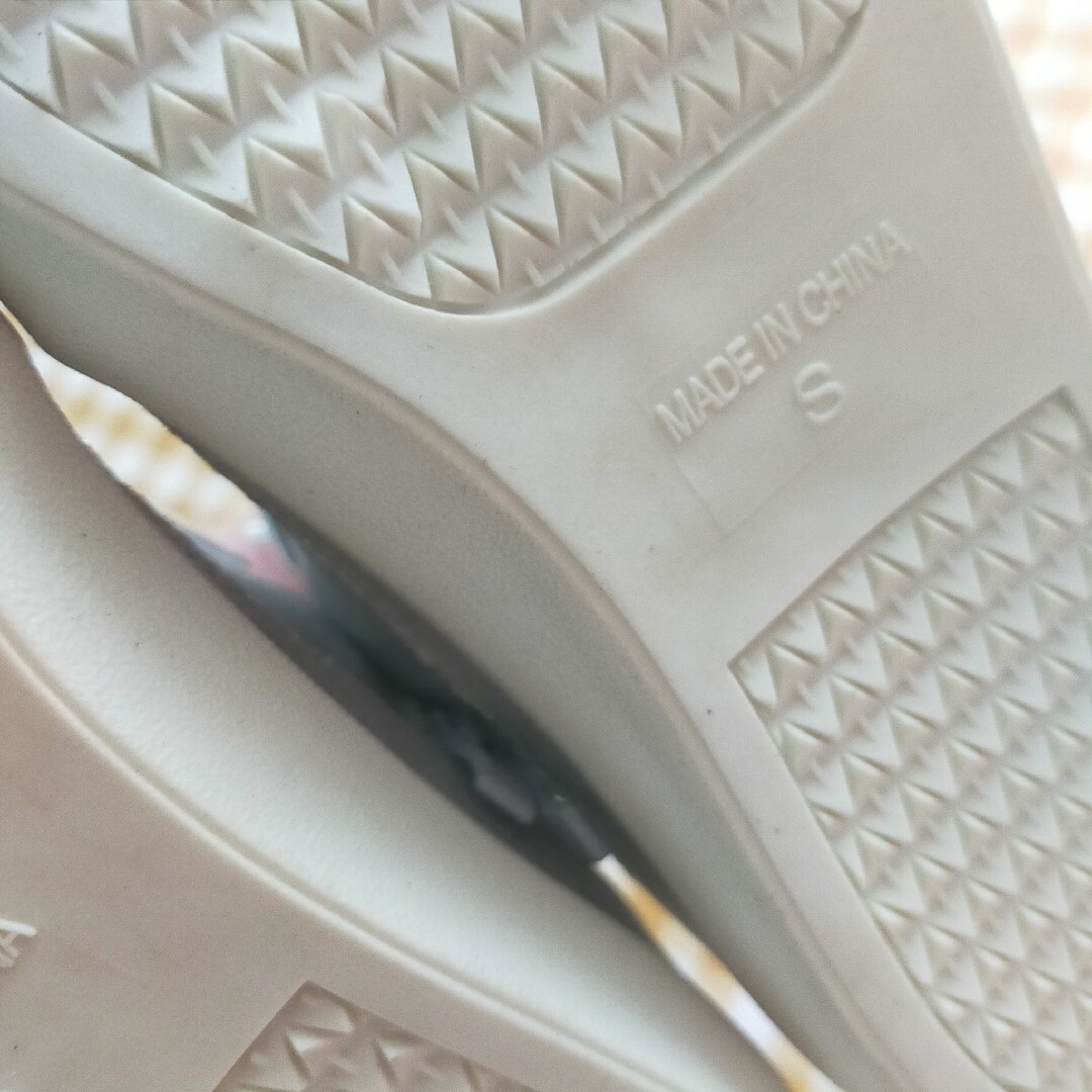 スニーカー シルバー レディースの靴/シューズ(スニーカー)の商品写真