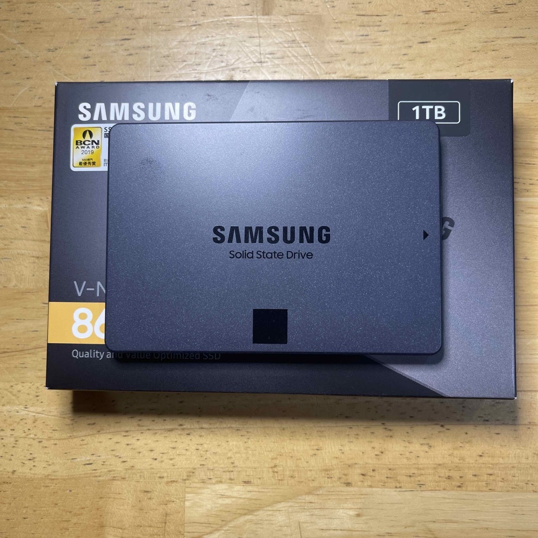 SAMSUNG 860 QVO SSD