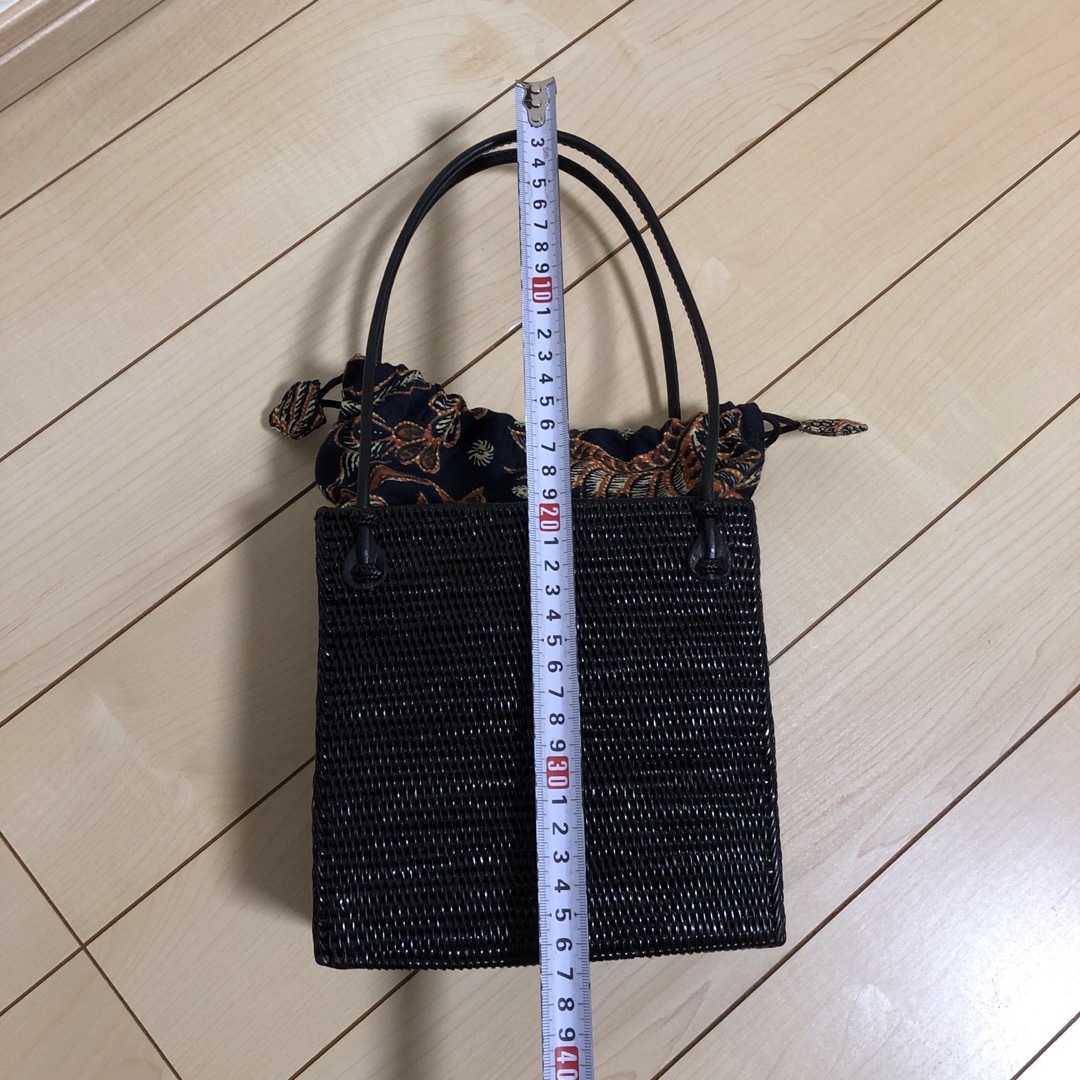 カゴバック　黒　美品❗️ レディースのバッグ(かごバッグ/ストローバッグ)の商品写真