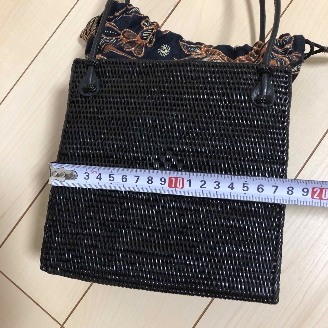 カゴバック　黒　美品❗️ レディースのバッグ(かごバッグ/ストローバッグ)の商品写真