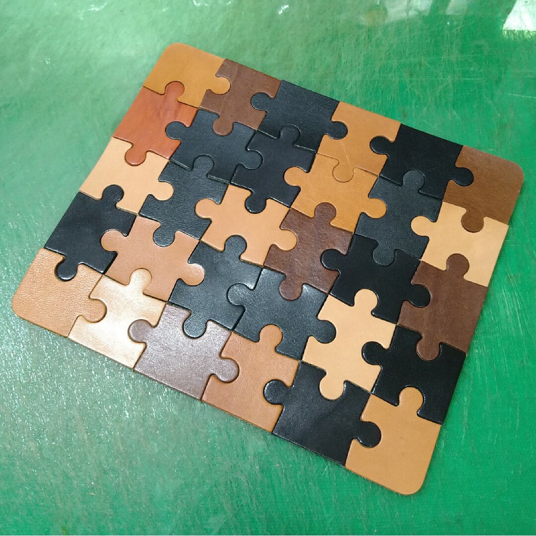 栃木レザー ジグソーパズル 5×6 30個 パズルピース ハンドメイド 革パズル