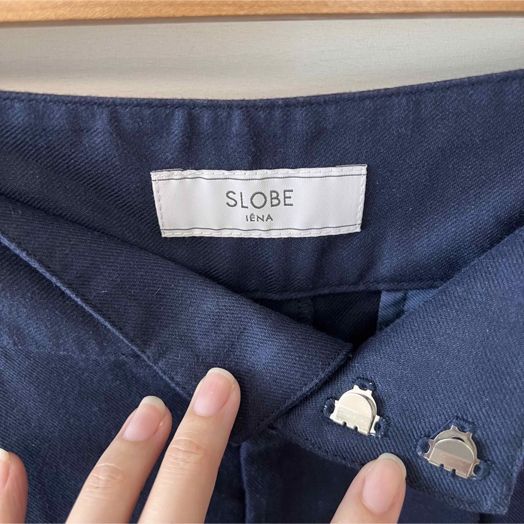 SLOBE IENA(スローブイエナ)のSLOBE IENA ネイビーの麻混のストレートパンツ レディースのパンツ(カジュアルパンツ)の商品写真