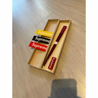 シュプリーム(Supreme)のSUPREME  CHOPSTICK SET RED STICKER3枚付き(カトラリー/箸)