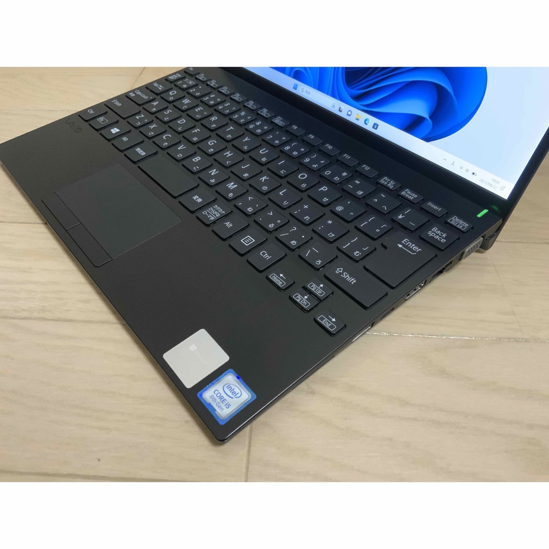 VAIO Pro PJ 第8世代Core i5　8GB 256GB 12インチ