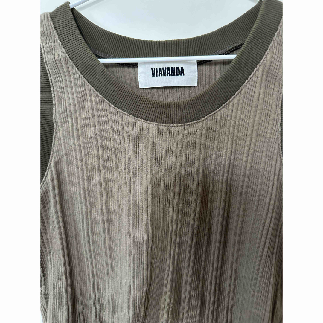 VIAVANDA DEFORMATION TANK / KHAKI タンクトップタンクトップ