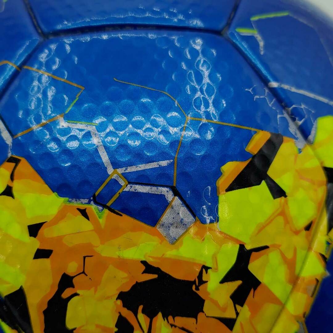 adidas(アディダス)のアディダス サッカーボール クラサバ キッズ 検定球 4号球 AF4200B スポーツ/アウトドアのサッカー/フットサル(ボール)の商品写真