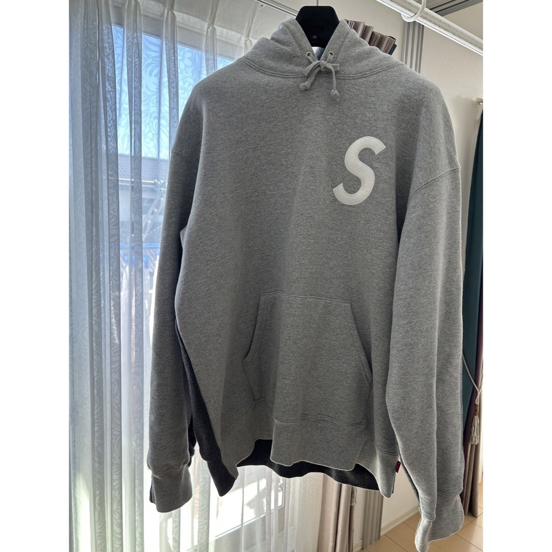 supreme パーカー Sロゴ