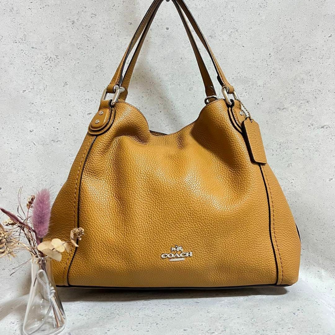 COACH シボ皮レザー　ハンドバッグ　チャーム　ベージュ