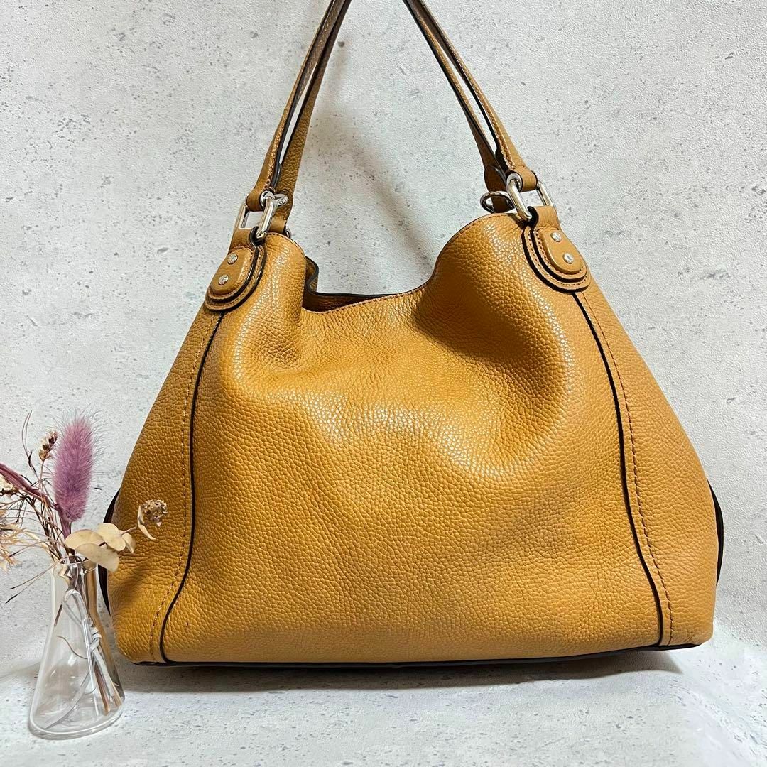 COACH シボ皮レザー　ハンドバッグ　チャーム　ベージュ