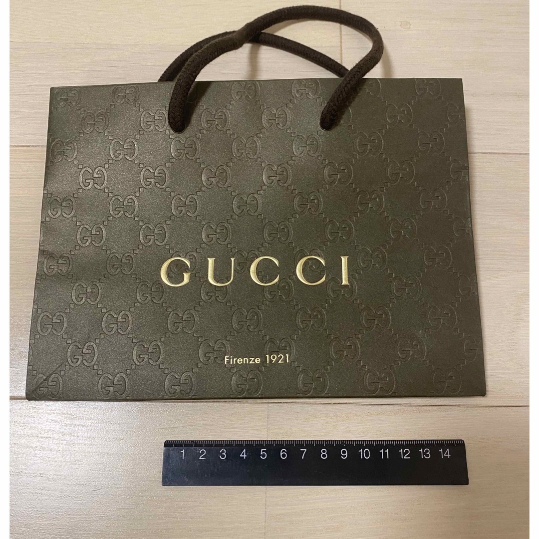 Gucci(グッチ)のGUCCI グッチ　紙袋　ショッパー レディースのバッグ(ショップ袋)の商品写真