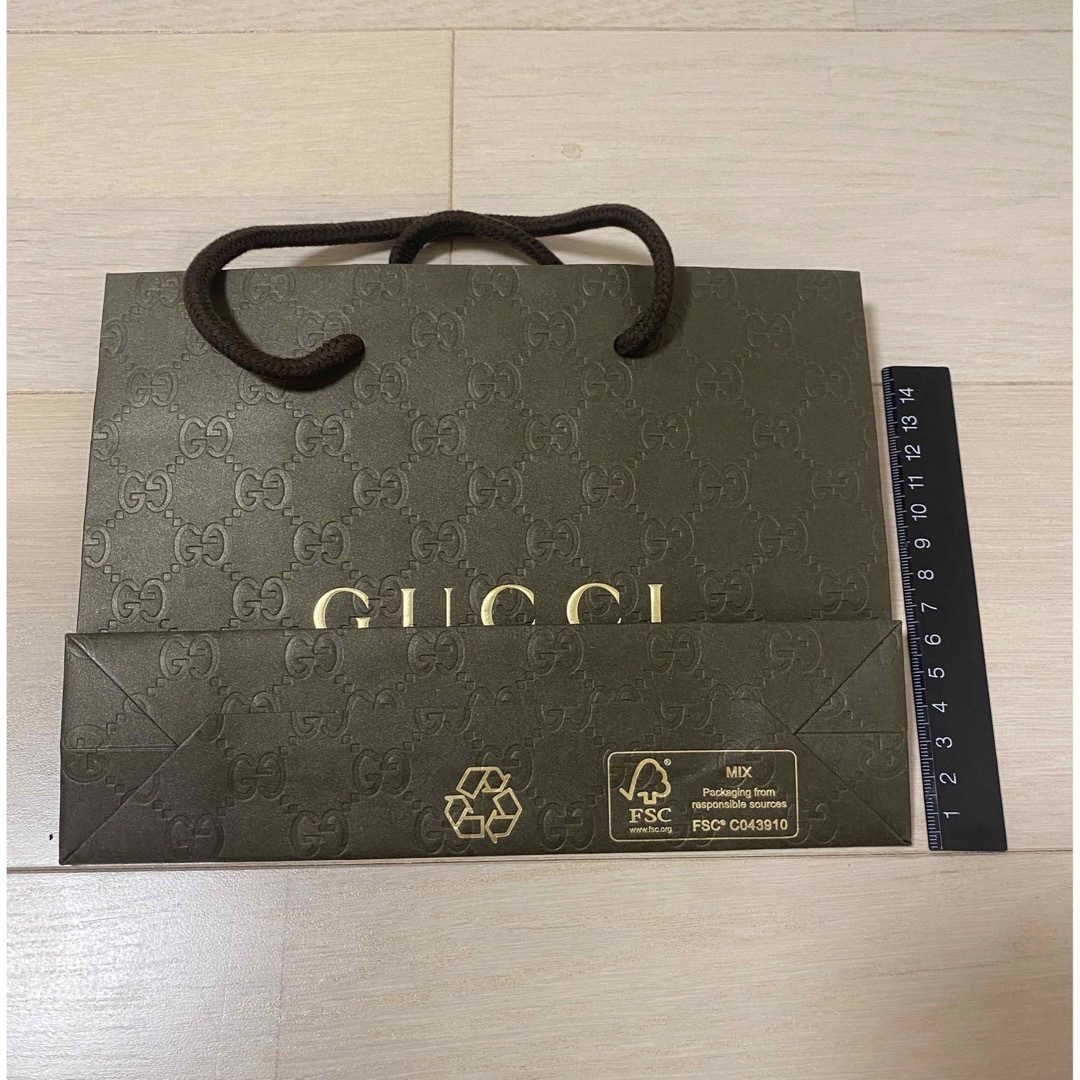 Gucci(グッチ)のGUCCI グッチ　紙袋　ショッパー レディースのバッグ(ショップ袋)の商品写真