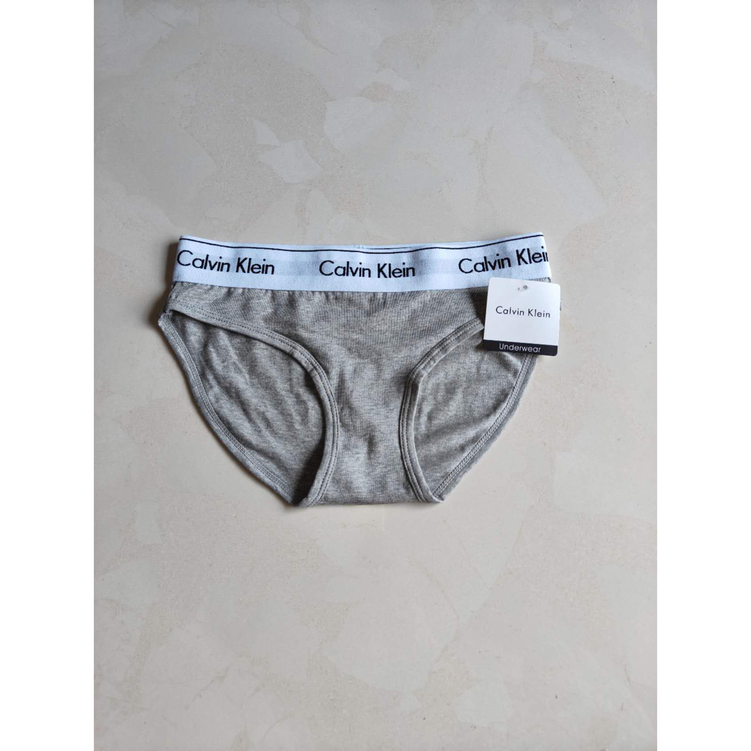 Calvin Klein(カルバンクライン)のCalvin Klein  カルバンクライン グレー   上下セット  下着 レディースの下着/アンダーウェア(ブラ&ショーツセット)の商品写真