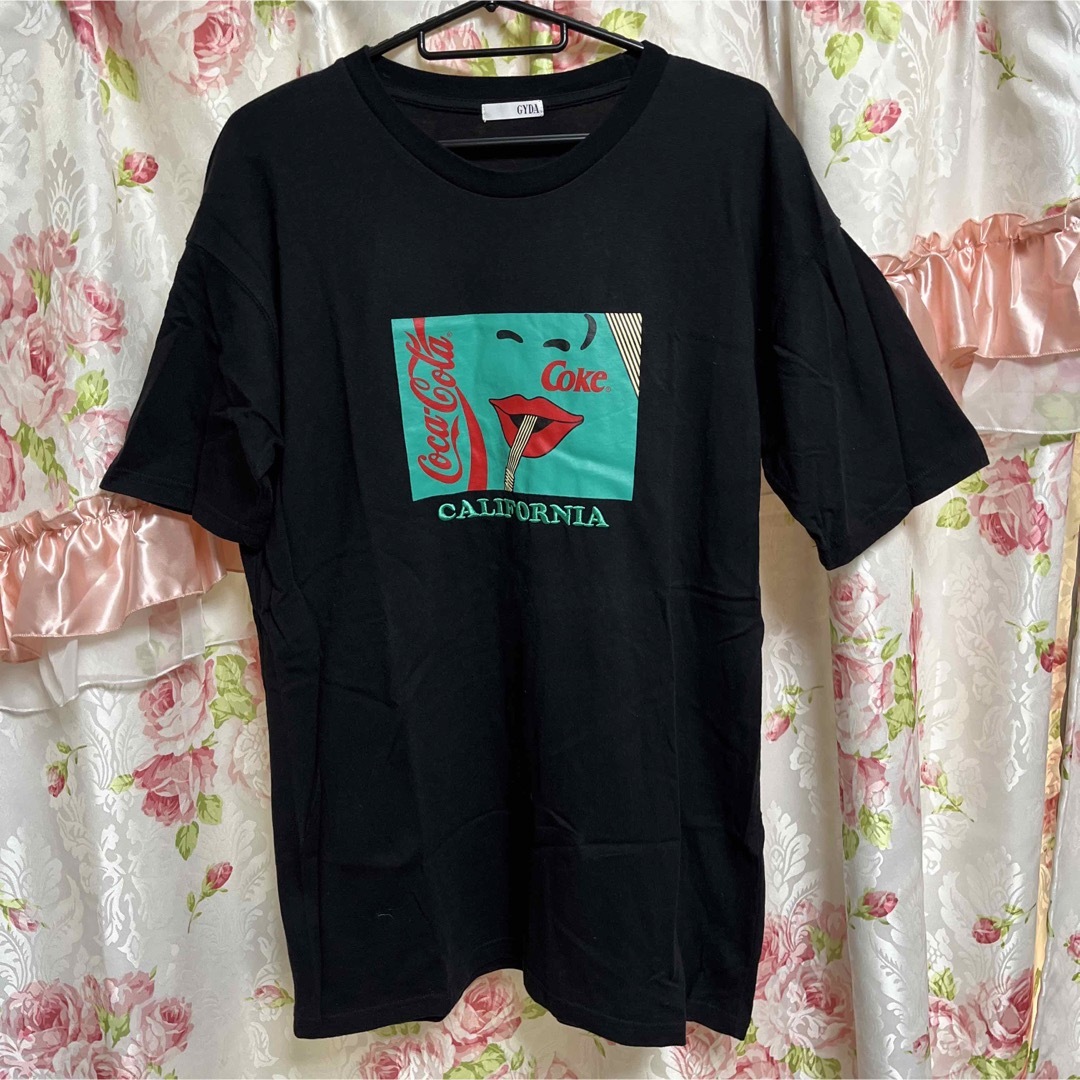 GYDA(ジェイダ)のGYDAコカ・コーラコラボТシャツ レディースのトップス(Tシャツ(半袖/袖なし))の商品写真
